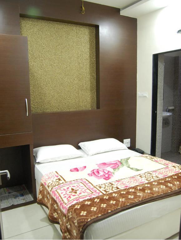 Hotel Poonam Palace Ujjain Rom bilde
