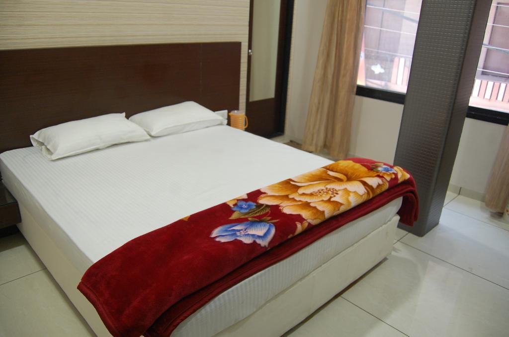 Hotel Poonam Palace Ujjain Rom bilde